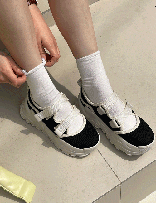 Beltie Ugly Height Sneakers Korea