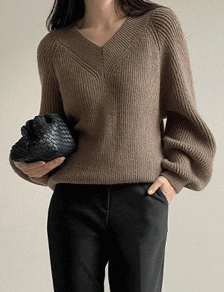 Elia V-neck knitwear Korea
