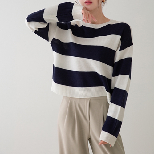 Loose horizontal striped Crop Knitwear