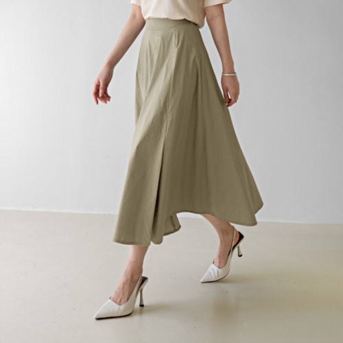 Ear Incision flared skirt