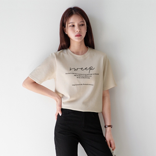 Sweep lettering tight T-shirt