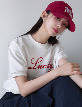 Lucky Embroidery Short-Sleeved Sweatshirt Korea