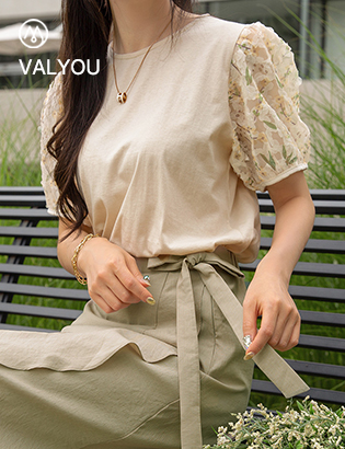 [valyou] Flower Puff Sleeve T-shirt Korea