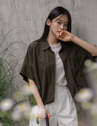 Rustling back pleated shirket shirt Korea