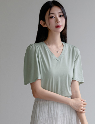 Shoulder shirring V-neck T-shirt Korea