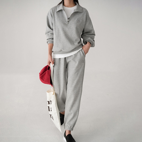 [valyou] logo Embroidery Semi-Jipup Set