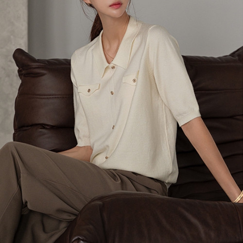 Gold Button Short-sleeve Collar Knitwear