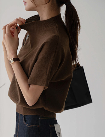 Half-necked Stingray Short-sleeve Knitwear Korea