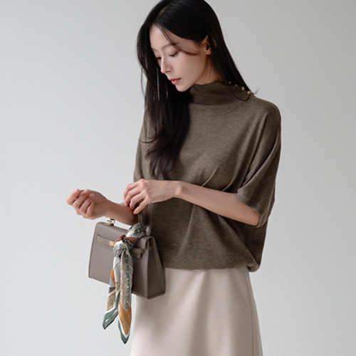 Gold Button Half Turtleneck Cashmere Knitwear