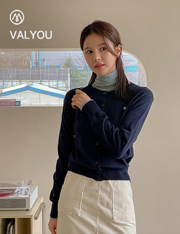 [valyou] Metal logo Round Knitwear Cardigan Korea