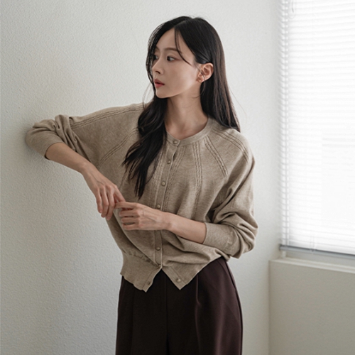 Viscose raglan cable cardigan