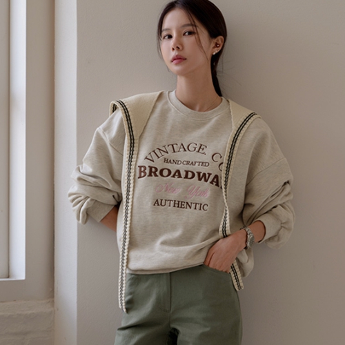 [valyou] Broadway embroidered sweatshirt