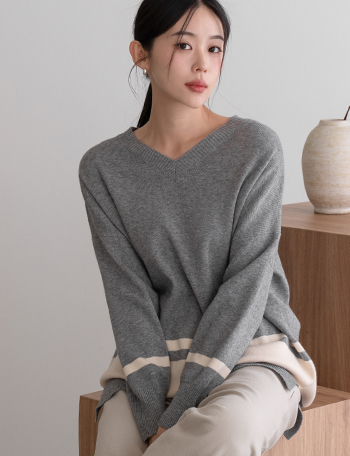 Under Color Matching V-neck Slit Knitwear Korea