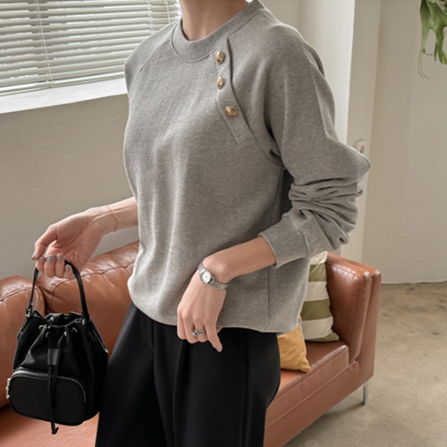 Diagonal gold sweatshirt