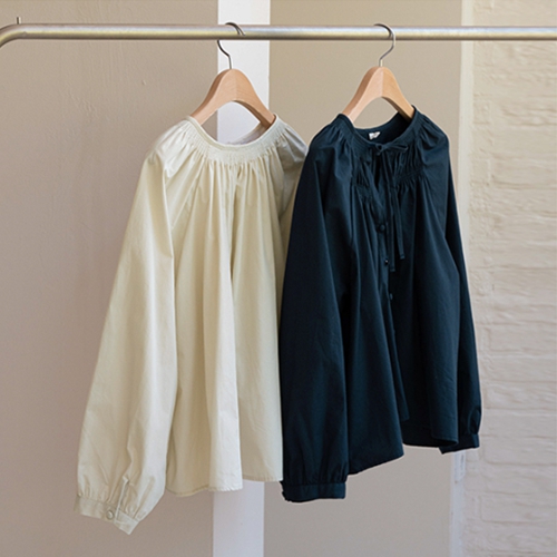 Avant Smoke Neck Ribbon Blouse