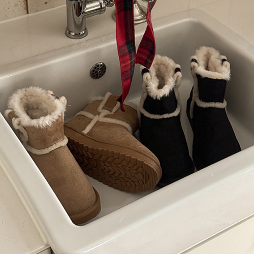Color Matching Alpha Mug Boots