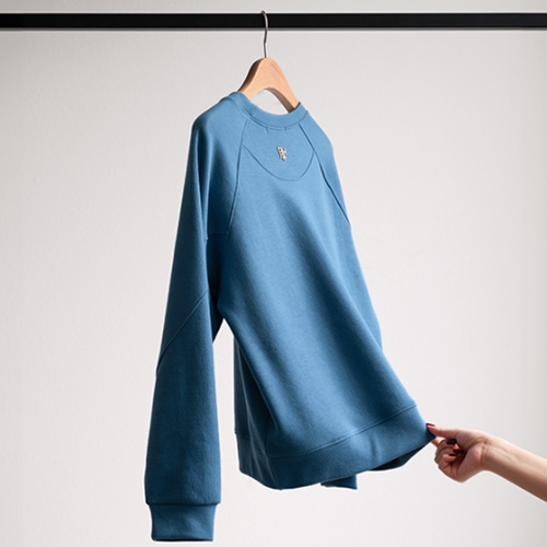 Back Metal Incision Sweatshirt