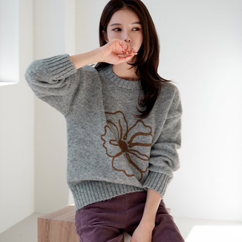 Overflower Embroidered Knitwear