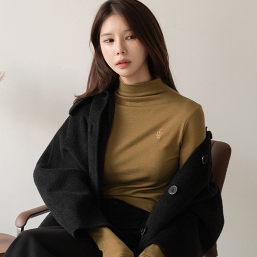 [valyou] fleece lined embroidery Turtleneck T-shirt
