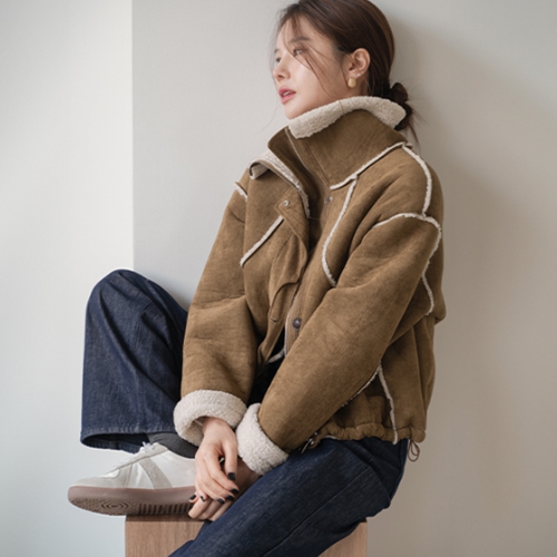 Winter Color matching Suede Mustang