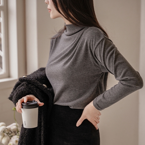 Shoulder 셔링 Turtleneck T-shirt