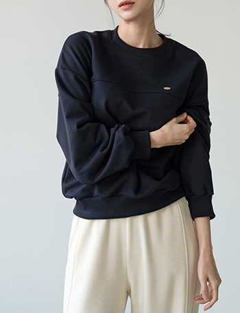 Edge pendant sweatshirt Korea