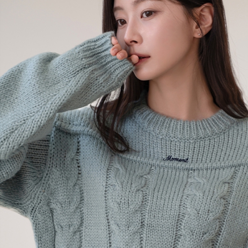 Moment Embroidery Double Knitwear