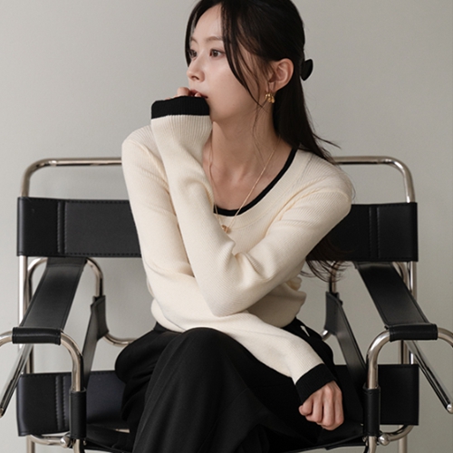 [Special Sale] Bom Bom Color Matching Round Knitwear
