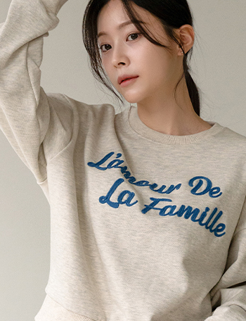 Lamour embroidery sweatshirt Korea