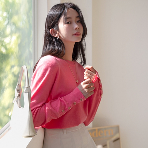 Golden Point Round Knitwear