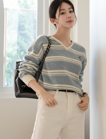 Shine V-neck horizontal striped Knitwear Korea