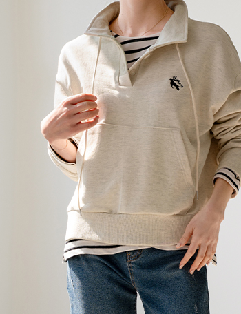 Three button pocket embroidery sweatshirt Korea
