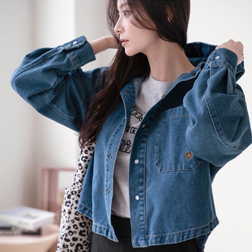 Pocket Embroidery Hood Denim Jacket