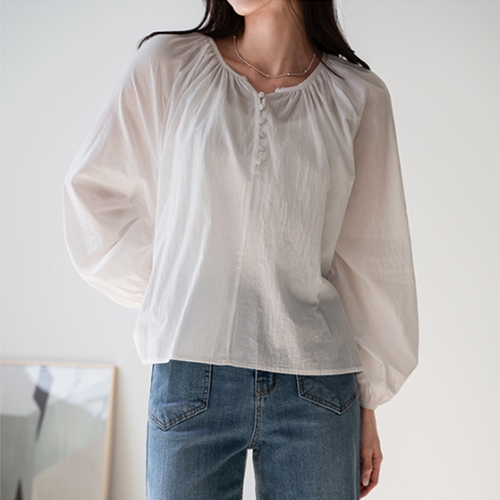Bean Button Shirring Balloon Blouse