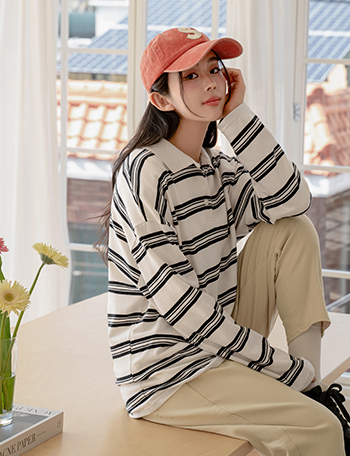 Pauline horizontal striped Collar T-shirt Korea