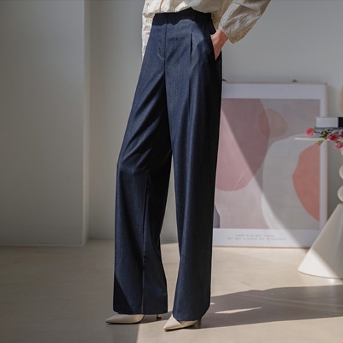 Perfect Pants 81ver (one-pin tuck denim slacks)