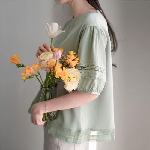 Prap Lace Short-Sleeved T-Shirt Blouse