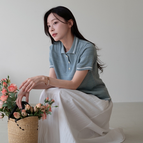 Pony Boucle Button Collar Knitwear