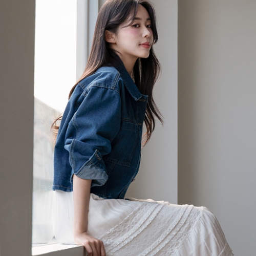 Simple Two-pocket Crop Denim Jacket