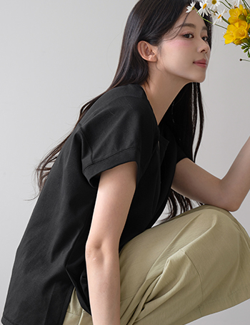 Simple Incision T-shirt Korea