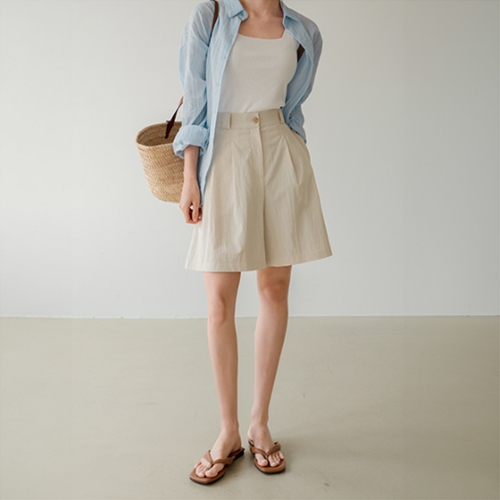 Rustling Banding Pintuck Shorts