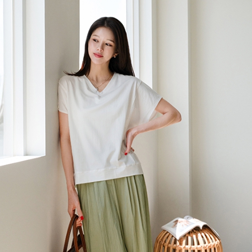 [Special Sale] With V Short-sleeve T-shirt