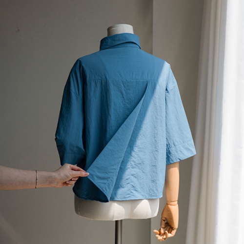 [valyou] Double-slit Rustling Embroidery Short-sleeve Shirt