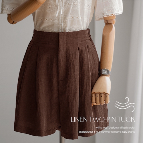 Linen Two-pin tuck Back Banding Shorts