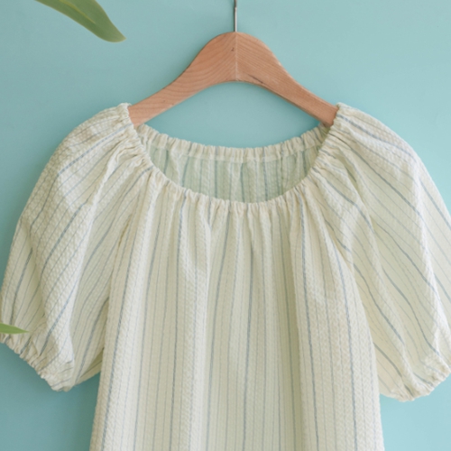 Horizontal Striped Seersucker Banding Blouse