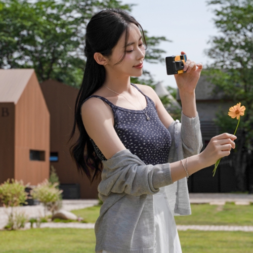 Tiny Flower Sleeveless shirts