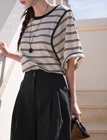 Twisted Stripe Short-sleeve T-shirt Korea