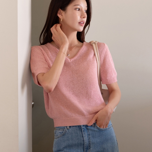 Cool Touch V-neck Short-sleeve Knitwear