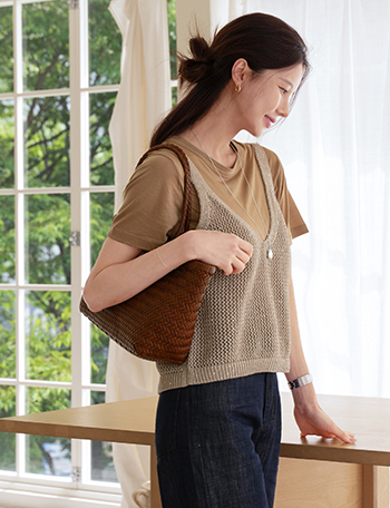 Winkle Bustier Knitwear Sleeveless shirts Korea