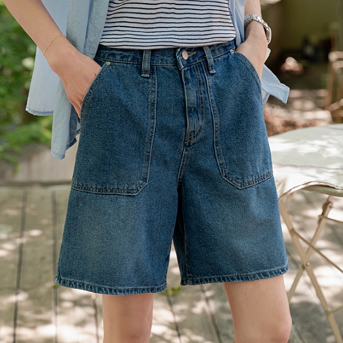Sage Diagonal Pocket Banding Shorts